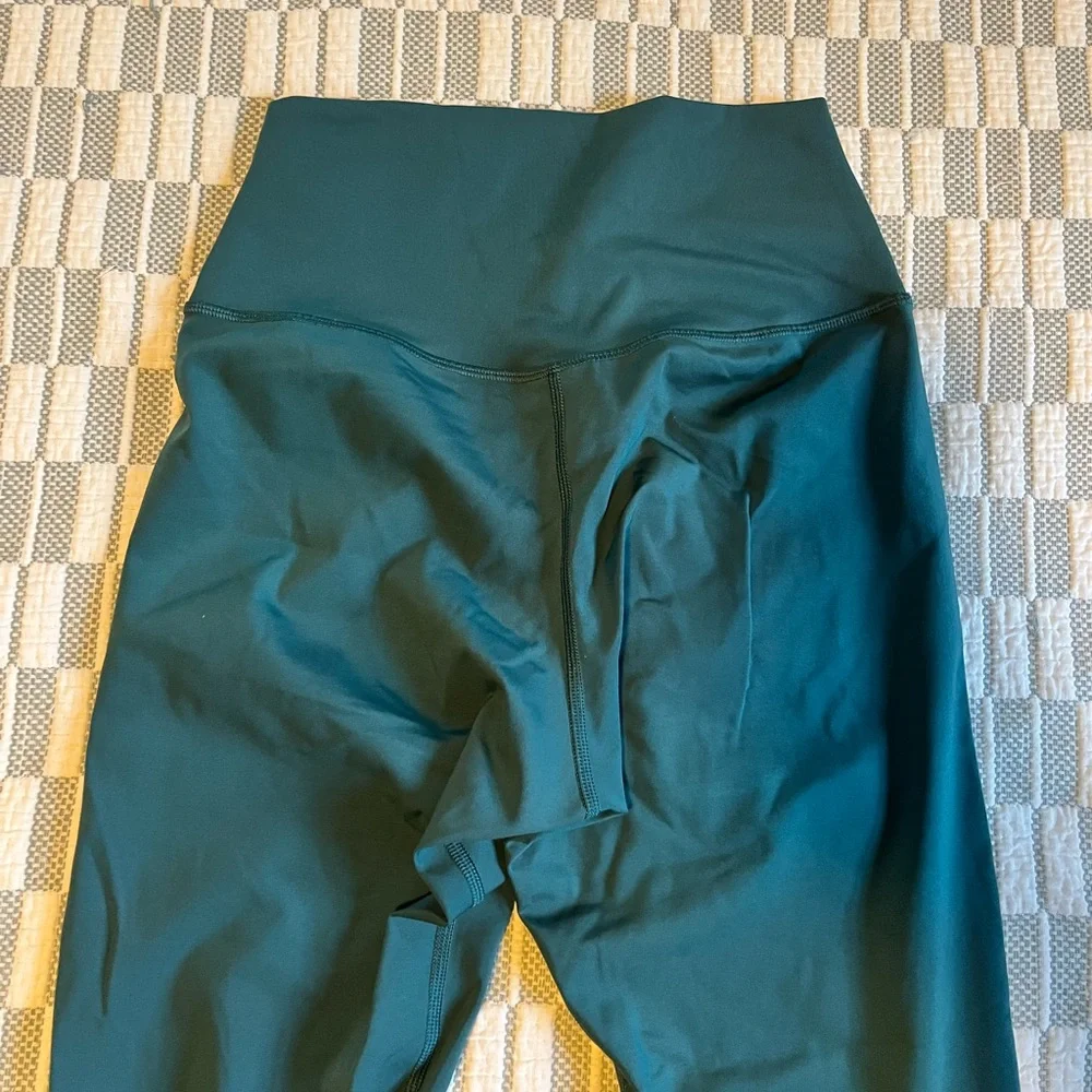 Ptula Leggings in Emerald - Picture 5 of 6